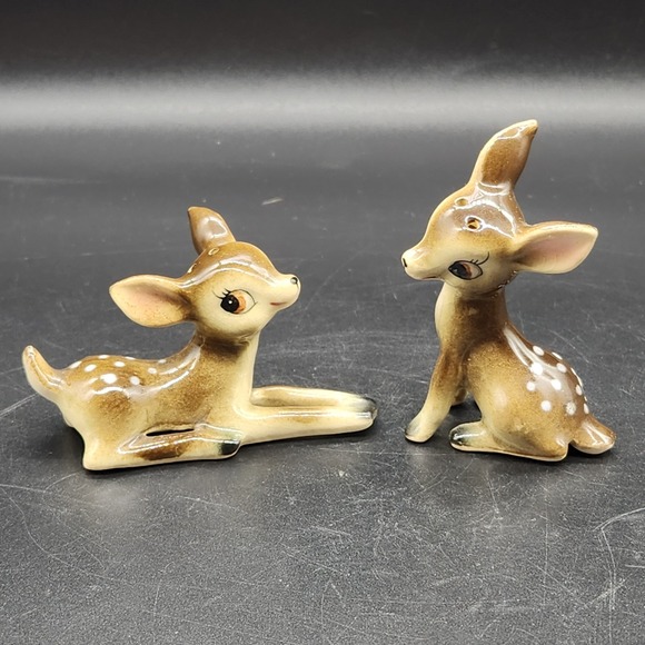Vintage Ceramic Fawn Deer Salt and Pepper Shakers Japan Cork Stoppers Wide Eyes - Picture 5 of 16